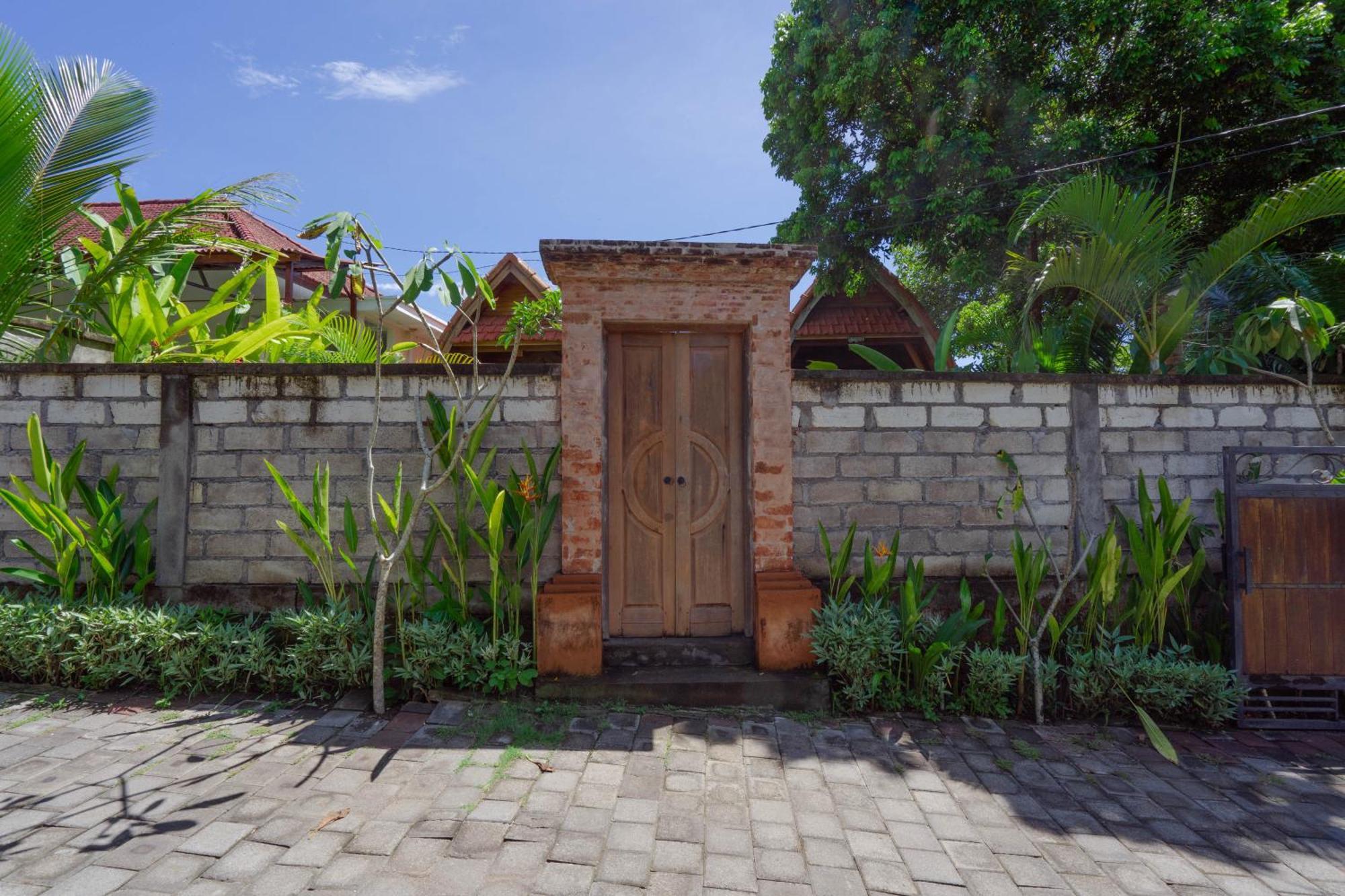 Brisk Homestay Uluwatu Redpartner Exterior photo